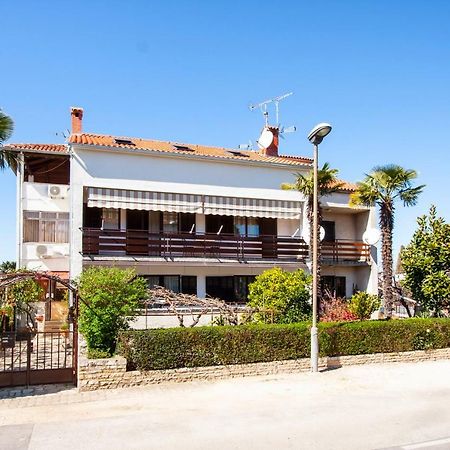 Apartment Nola By Rent Istria Пореч Екстер'єр фото